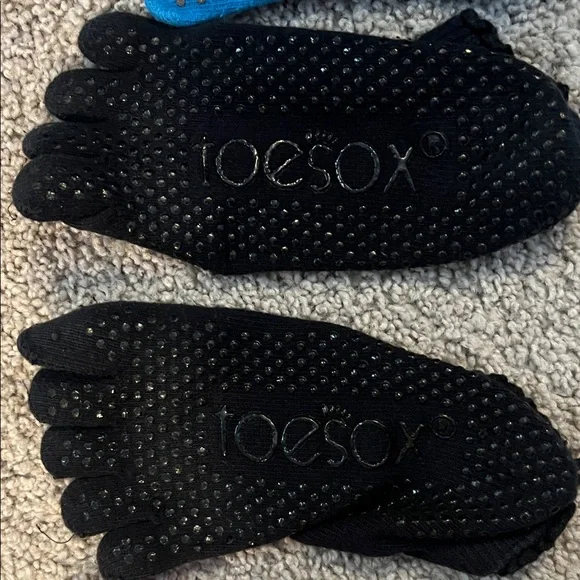 Toesox Women's Toe Socks Trio - Fuchsia, Black, Aqua - Picture 4 of 8